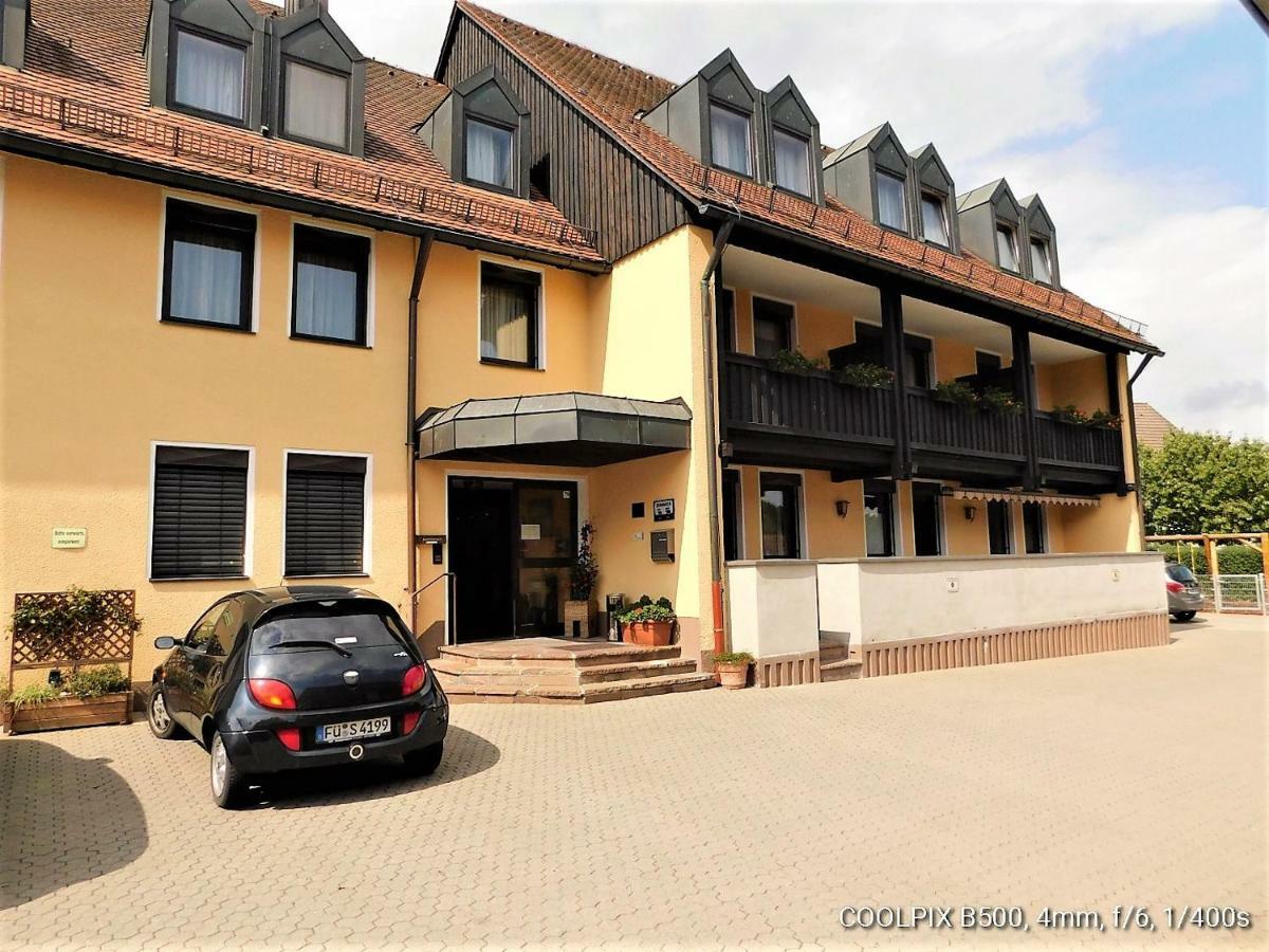 Gasthof Landhotel Gruner Baum Cadolzburg Exterior photo